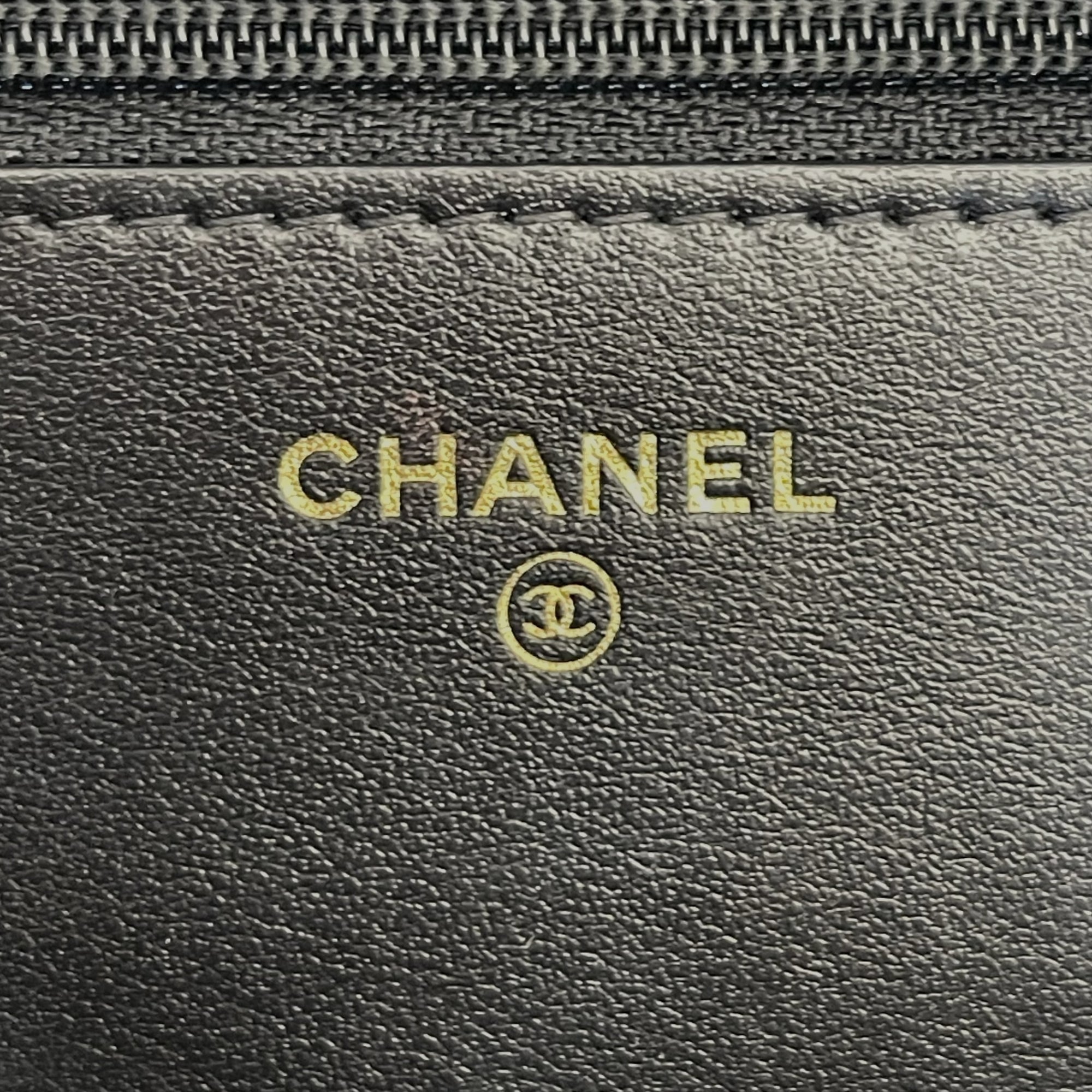 Chanel 19 WOC in Tweed