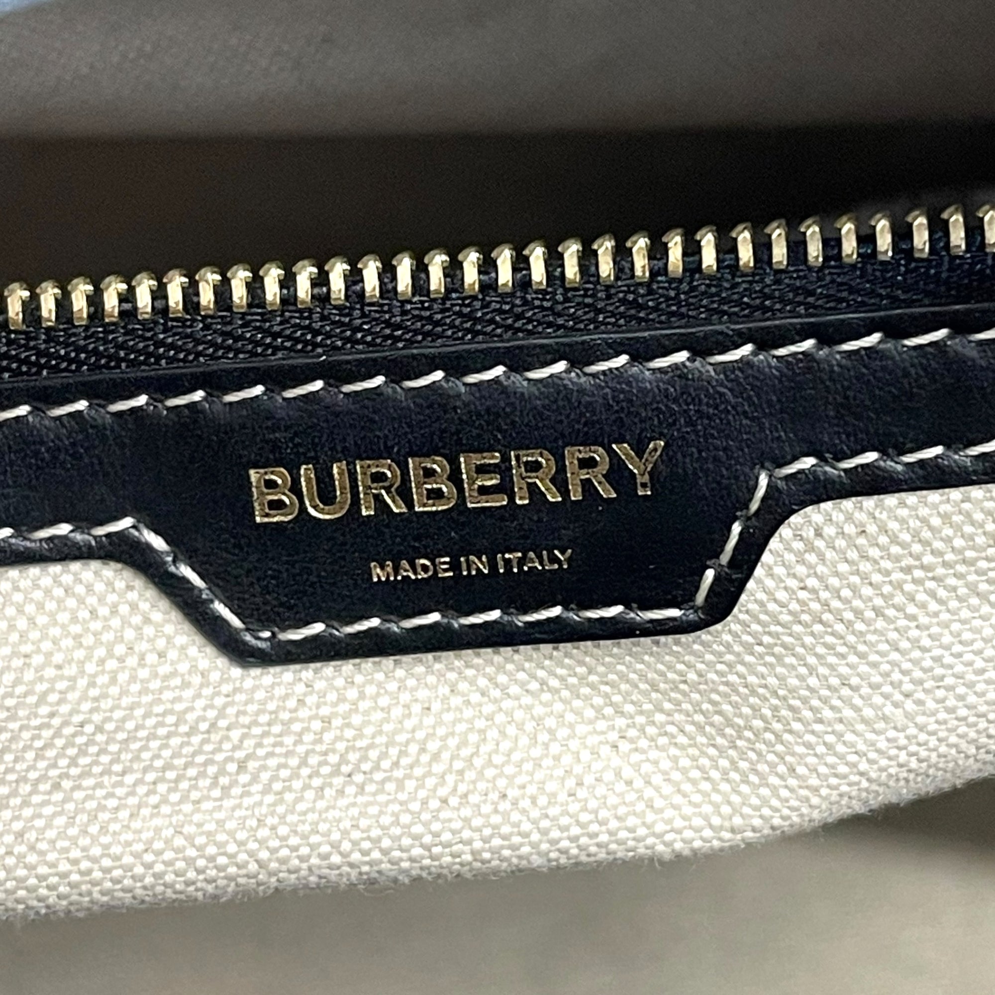 Burberry Pocket Bag Medium