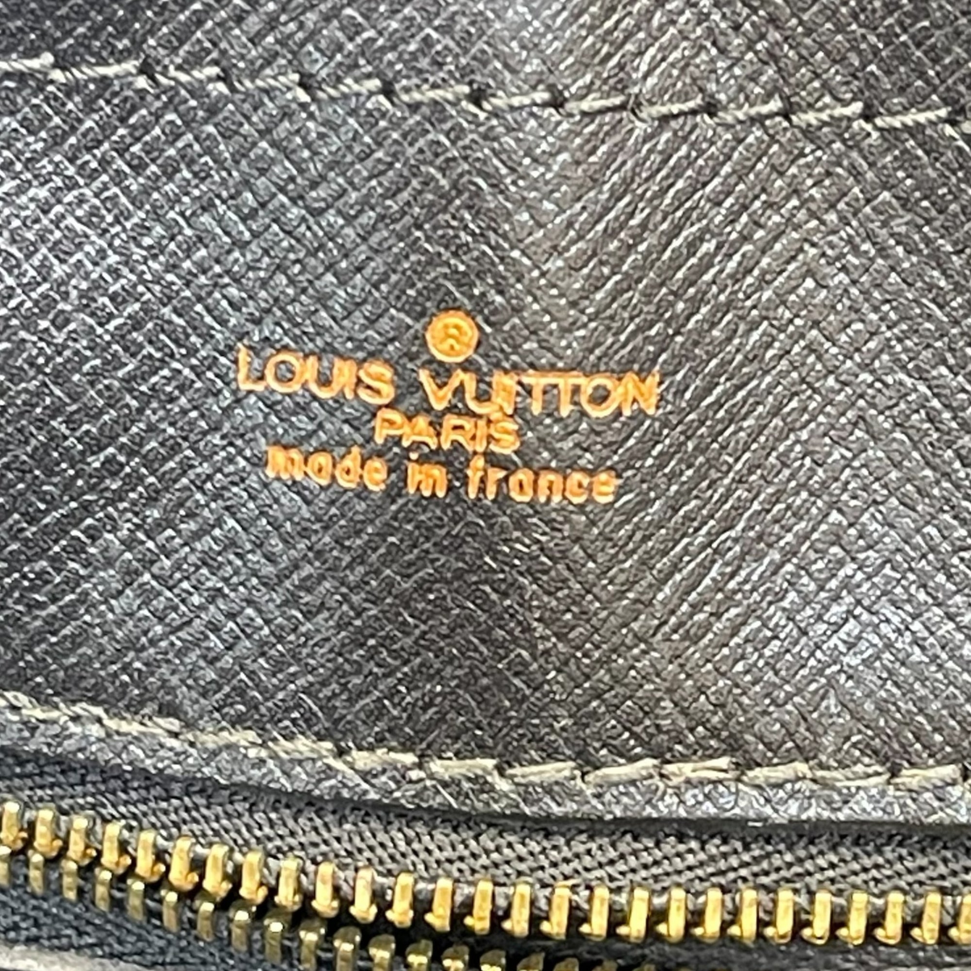 Louis Vuitton Porte Documents Voyage Handbag