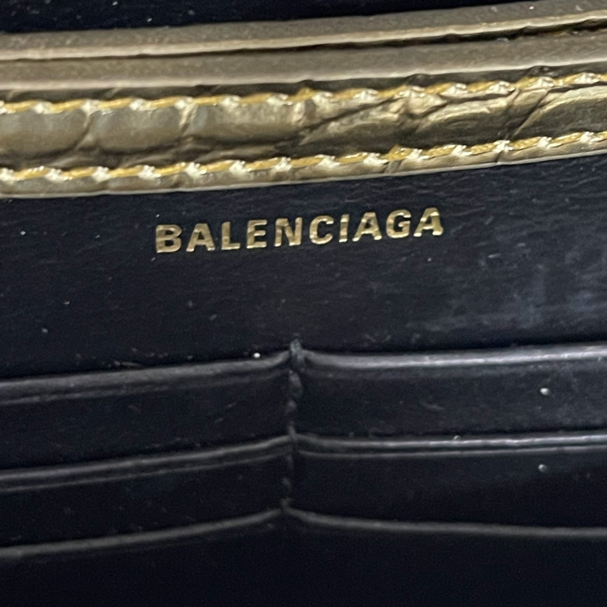 Balenciaga Hourglass Wallet On Chain in Gold